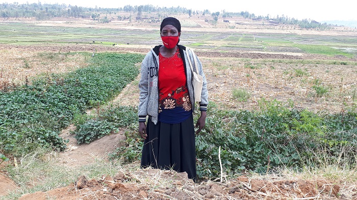 Bampire ahagaze mu matongo y'ahahoze inzu ye avuga ko yategereje ingurane araheba