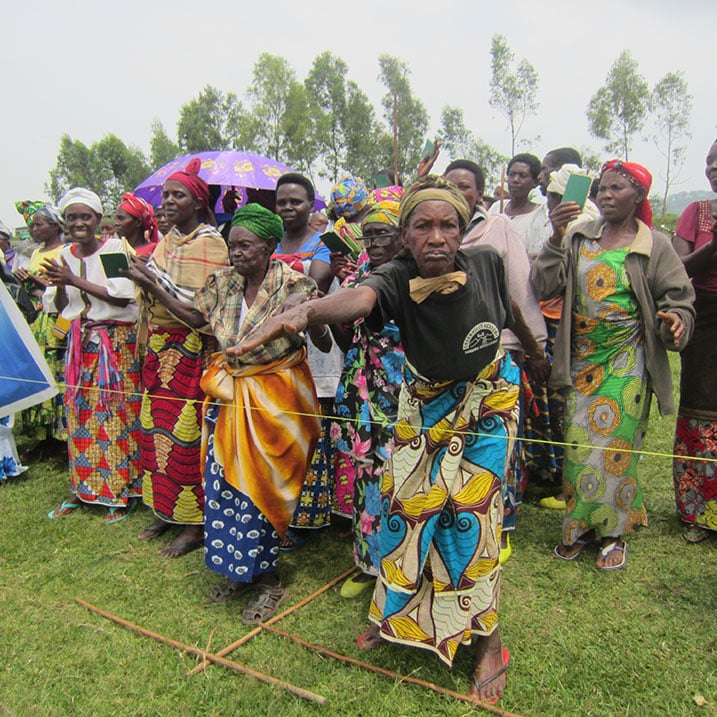 Bamwe mu bageze mu zabukuru bo mu Murenge wa Rwabicuma basazanye umucyo.
