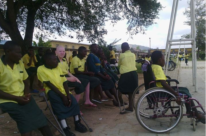 Abana bishimiye kuba bakuru babo babazirikana.