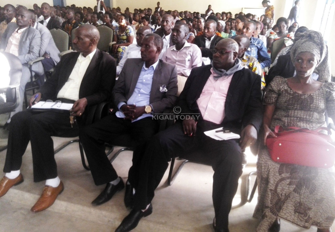 Bamwe mu barokokeye mu Nkambi ya Gatumba, n'imiryango ifite abayo biciwe mu Burundi.