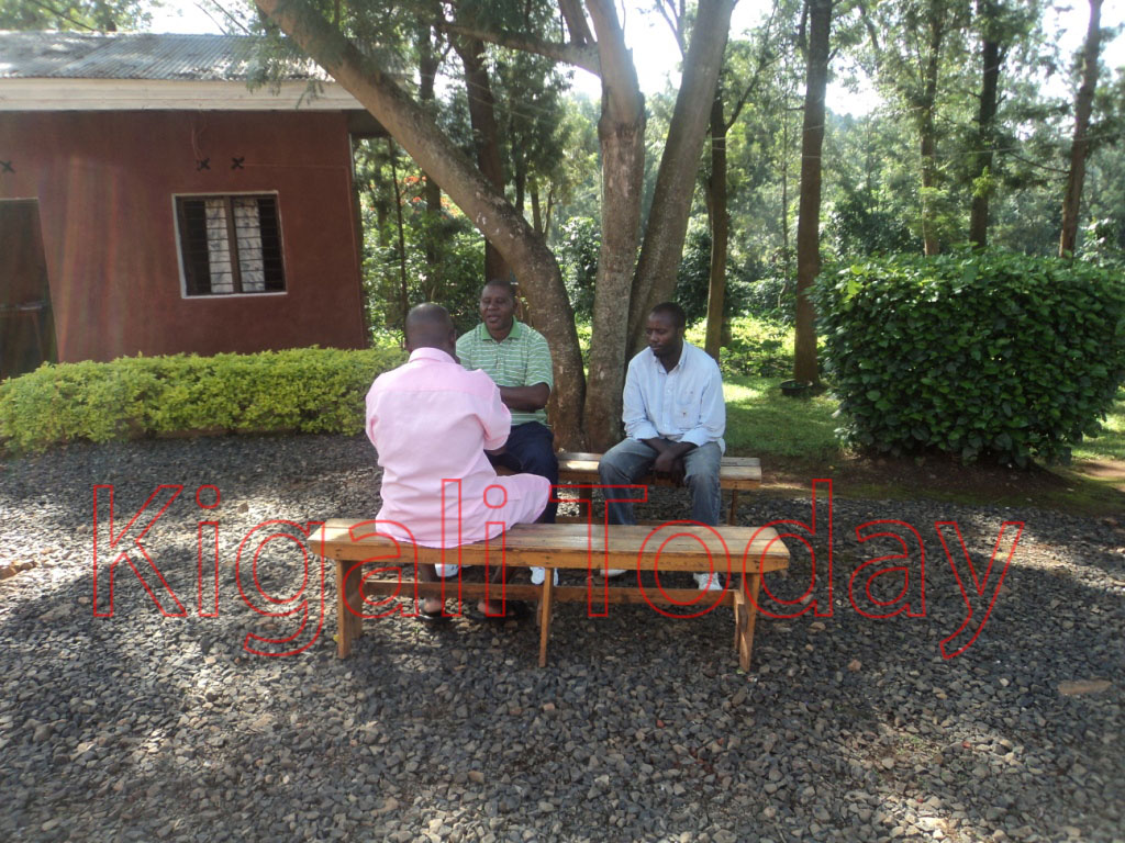 Abanyarwanda bavuye muri Zambia basuye ababo bafungiye muri Gereza ya Rusizi.