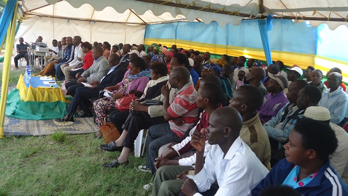 Bamwe mu baturage bitabiriye gutangiza icyumweru cyahariwe ubumwe n'ubwiyunge mu karere ka Nyanza.