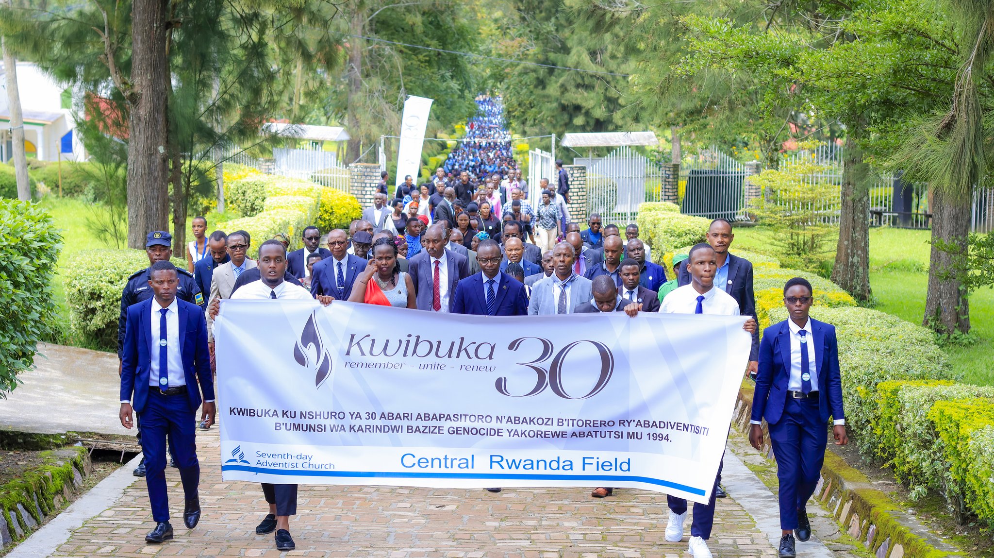 Banakoze urugendo rwo kwibuka abapositoro n'abakozi b'itorerro ry'Abadivantisiti