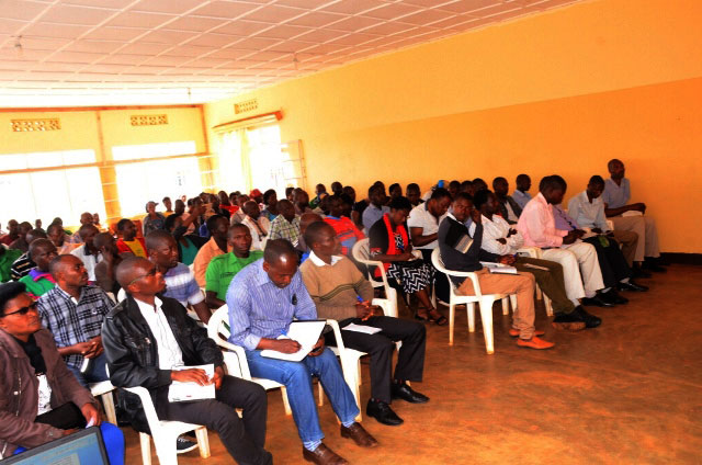 Bane basezeye akazi imbere ya bagenzi babo kubera imikorere mibi