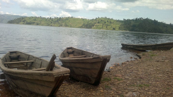 Bari basanzwe bakoresha ubwato busanze bukoresha ingashya.