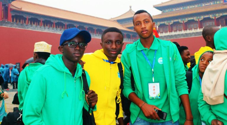 Barishimira intsinzi babonye mu marushanwa mpuzamahanga yo kuvuga no kwandika neza ururimi rw'Igishinwa
