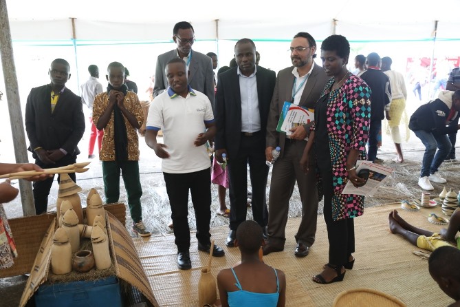 Basobanuriwe imwe mu mirimo abana bakora ijyanye n'umuco