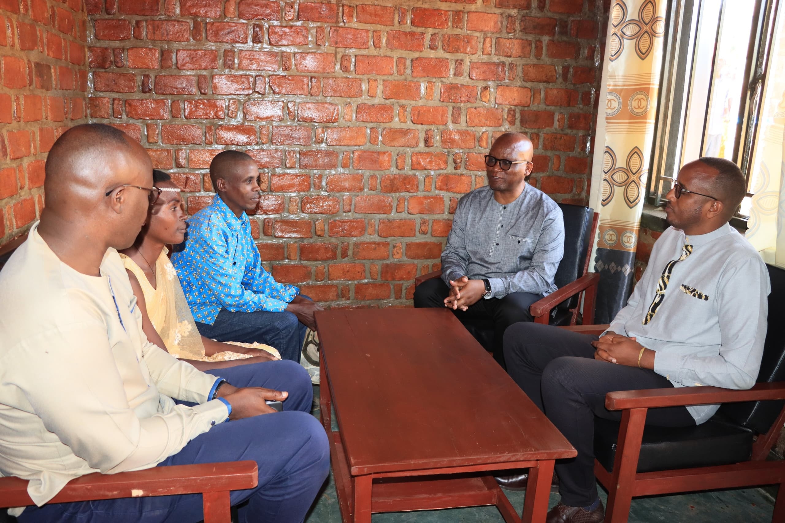 Batashye inzu zubakiwe abaturage za Rweru mu Bugesera