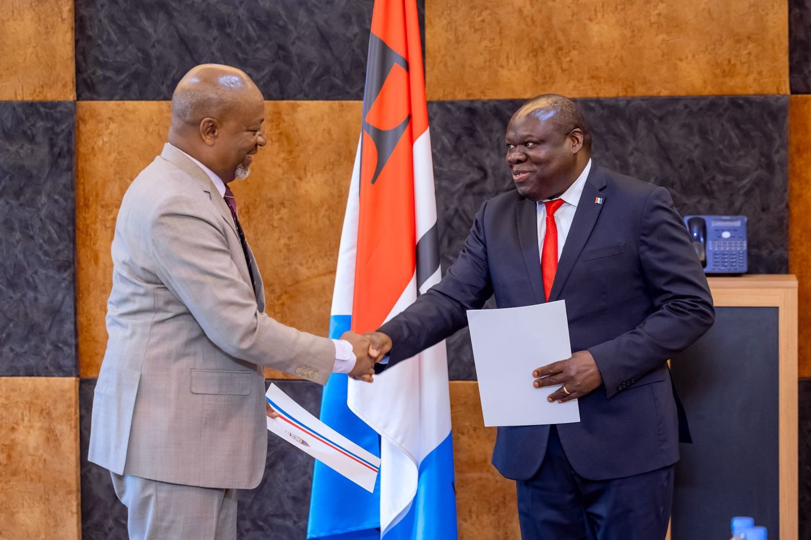 Wellars Gasamagera(i Bumoso) ahererekanya ububasha n