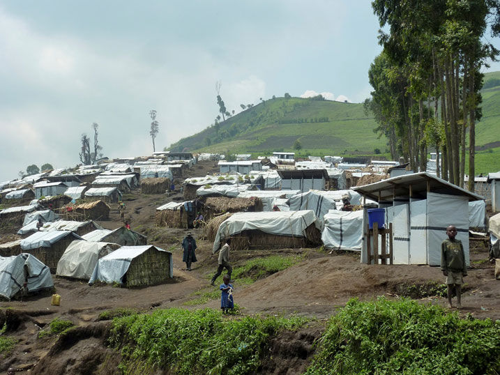 Benshi mu banyarwanda bari mu nkambi bafatwa bugwate n
