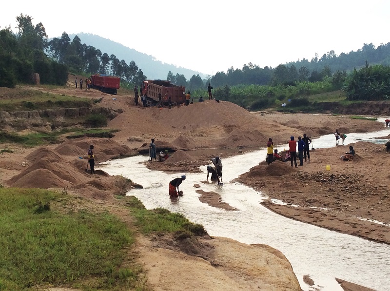 Bimenyimana avuga ko aho Nsengiyumva yatangiye kwinura umucanga ahamaze imyaka isaga 10 ahakorera