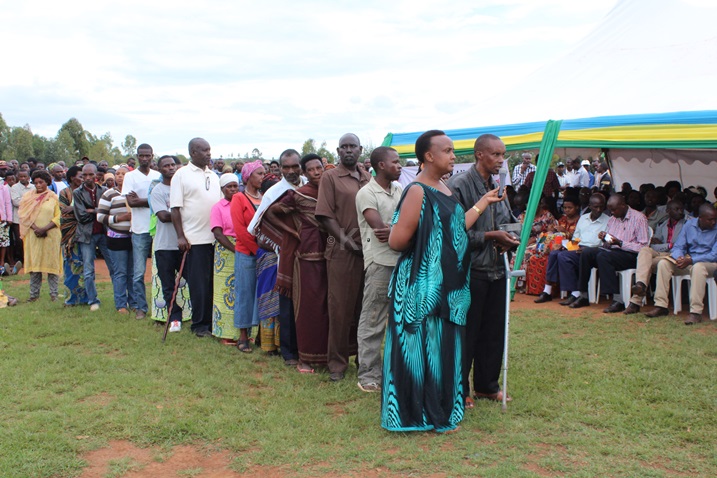 Bimwe mu bibazo abaturage babajije byari byaragejejwe mu nkiko.