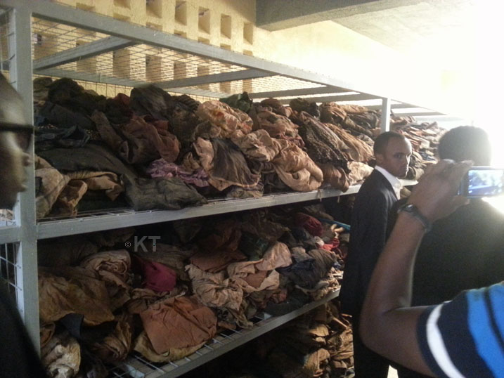 Bimwe mu bimenyetso bigaragaza uko jenoside yakozwe harimo intwaro zakoreshejwe n'ibindi.