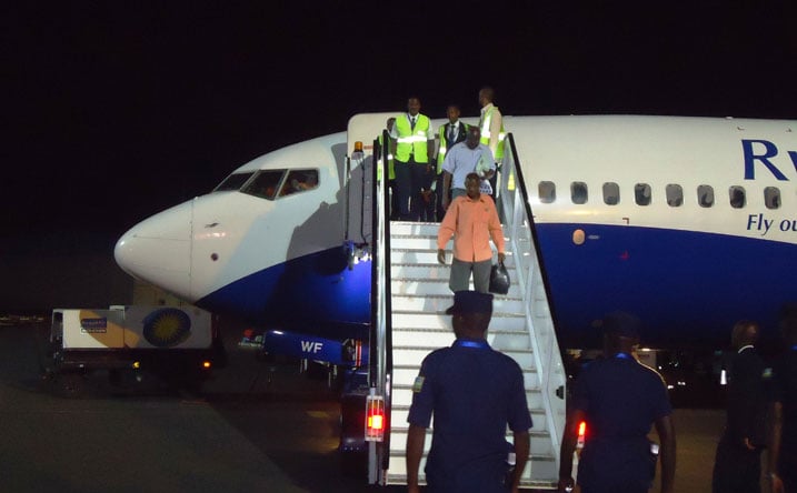 Birindabagabo Jean Paul yaje mu ndege ya Rwandair avuye muri Uganda.