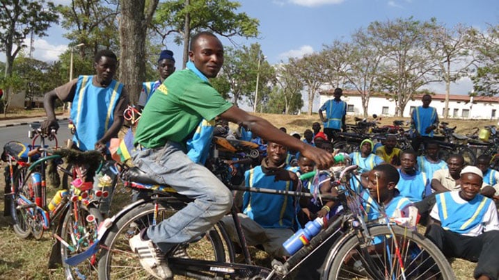 Bishimira ko bakomorewe gukorera mu Mujyi wa Nyanza ariko bakavuga ko bamwe mu batwara ibindi binyabiziga babasuzugura.