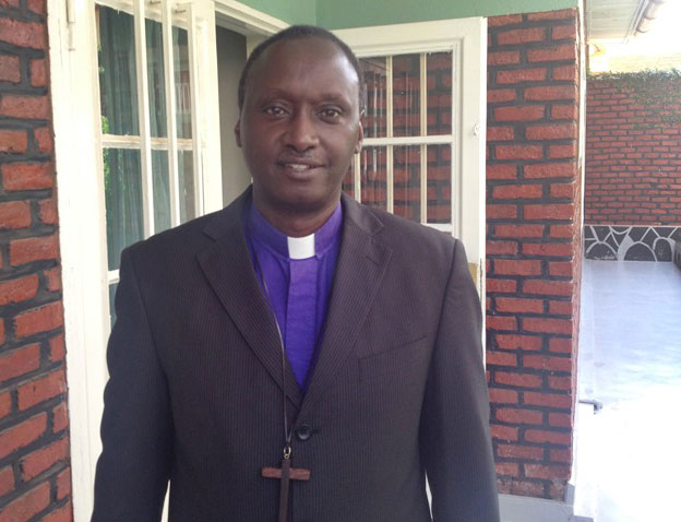 Bishop Birindabagabo washinze umuryango Barakabaho Foundation umwe mu miryango wamenyekanye cyane mu bihe bya nyuma ya Jenoside kubera gufasha abahungabanyijwe nayo n