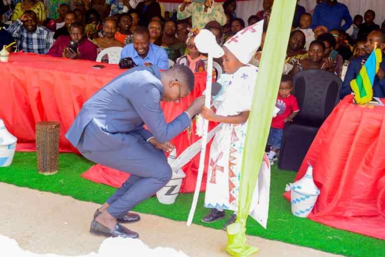 Bishop atanga umugisha