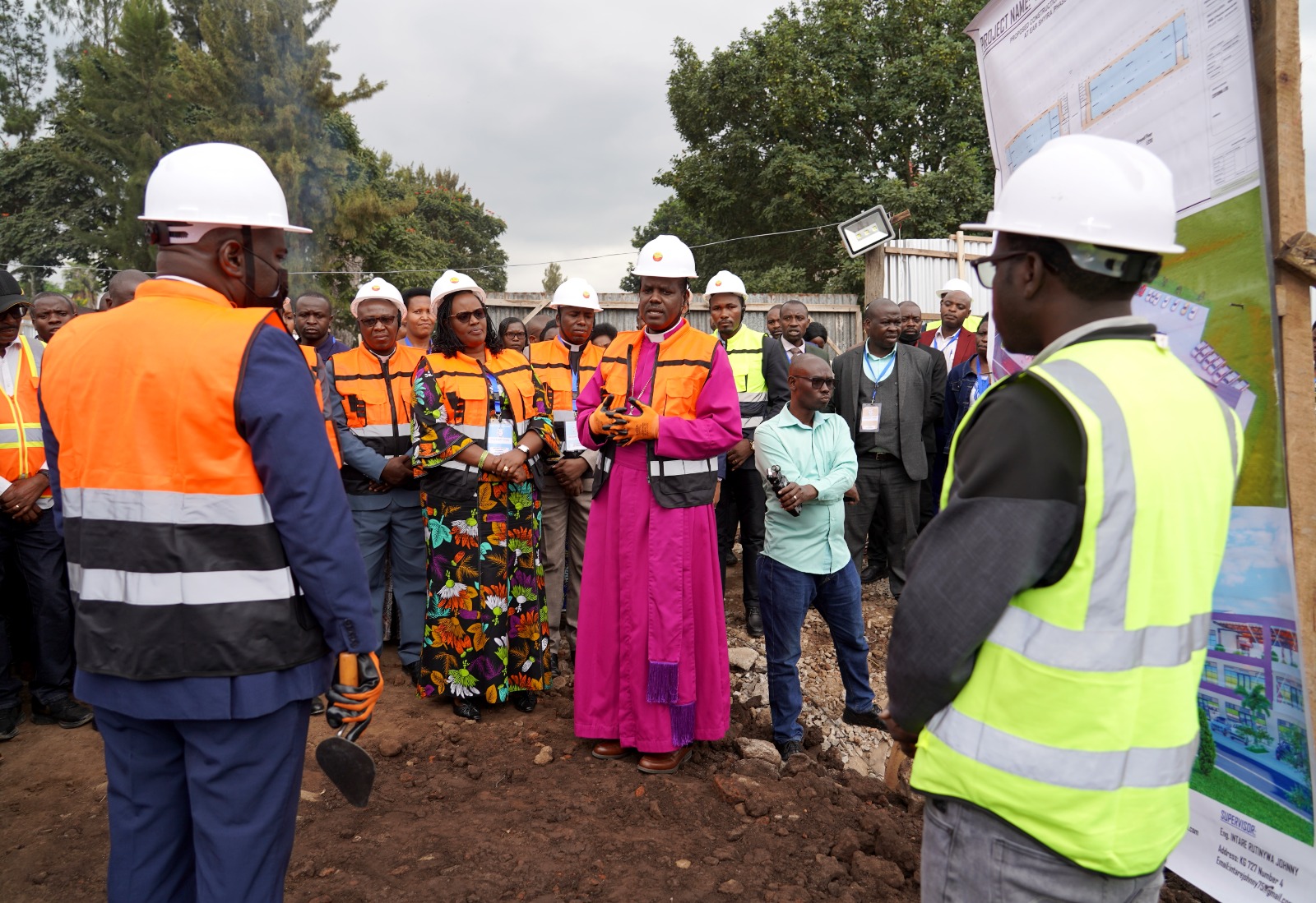 Bishop Mugisha Mugiraneza Samuel, yavuze ko iyo nyubako izaba yuzuye mu mezi arindwi