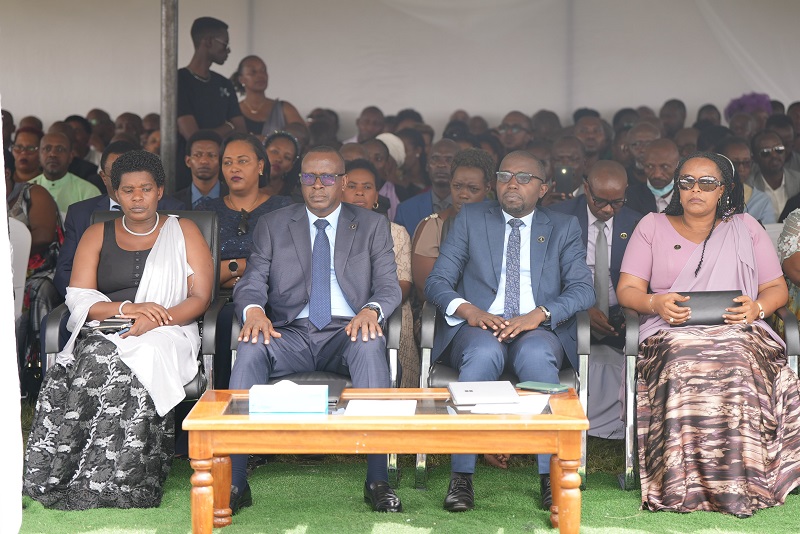 Minisitiri wa MINIBUMWE yifatanyije n'Abanyagisenyi kwibuka Jenoside yakorewe Abatutsi muri Perefegitura ya Gisenyi