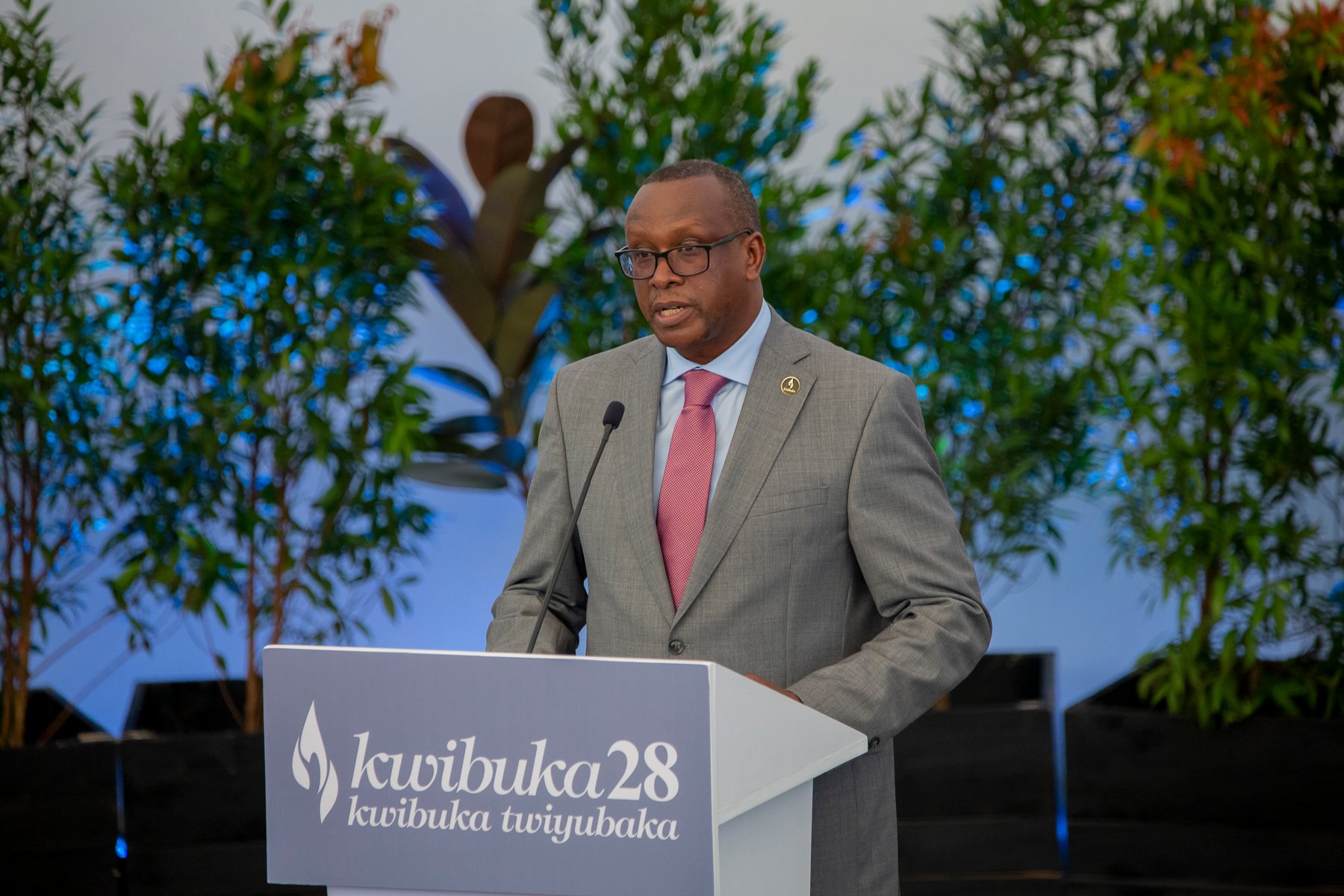 Minisitiri Dr. Jean Damascene Bizimana