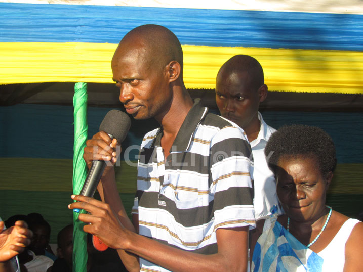 Bizimungu ni umwe mu bakoreye icyahoze ari Komini Kayonza. Ngo amaze imyaka itatu atanze dosiye yishyuza ariko na n