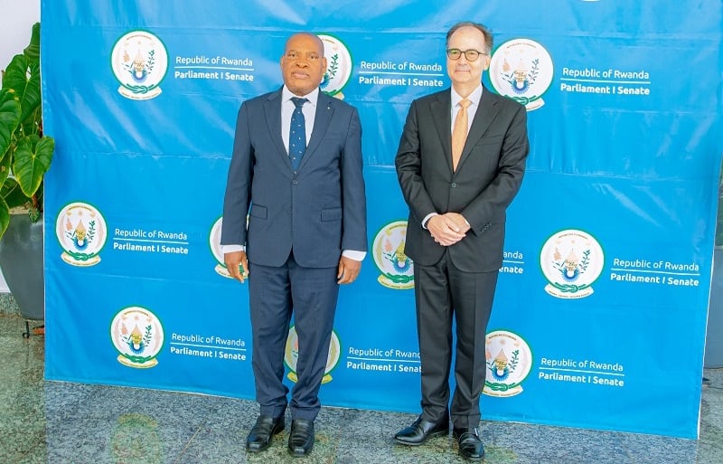Perezida wa Sena, Dr. Kalinda François Xavier na Dr. Christophe Bernasconi, 