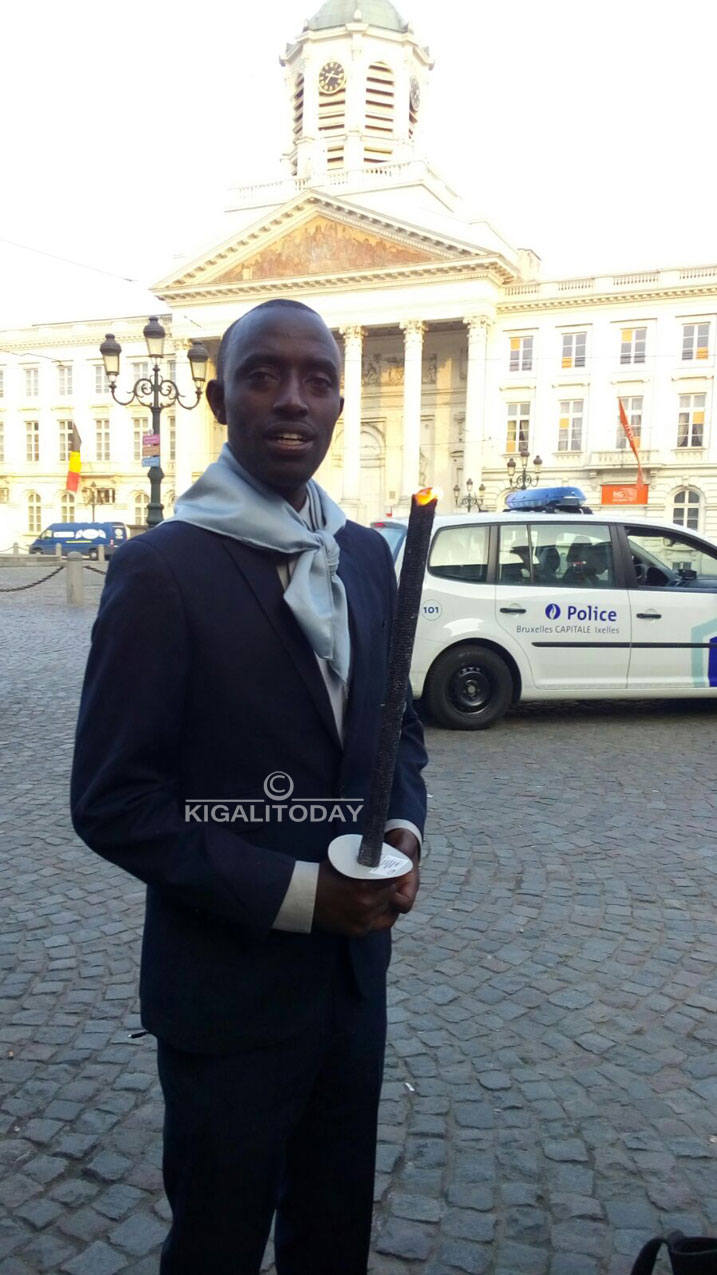 Yafatanije n'Abanyarwanda gucana urumuri rw'Icyizere 