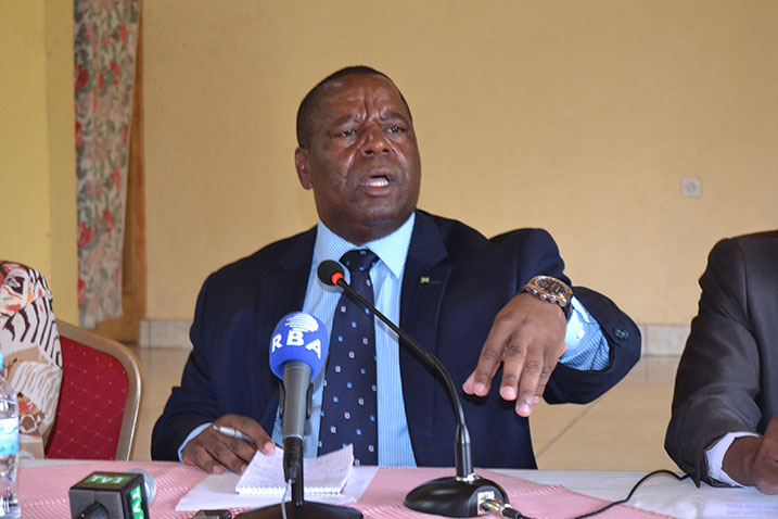 Guverineri Bosenibamwe ngo ntiyaba uregwa ngo anicire urubanza, bityo inzego zibishinzwe zizashyira ukuri ahagaragara.