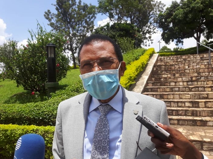 Pasiteri Hesron Bylingiro aganira n'abanyamakuru