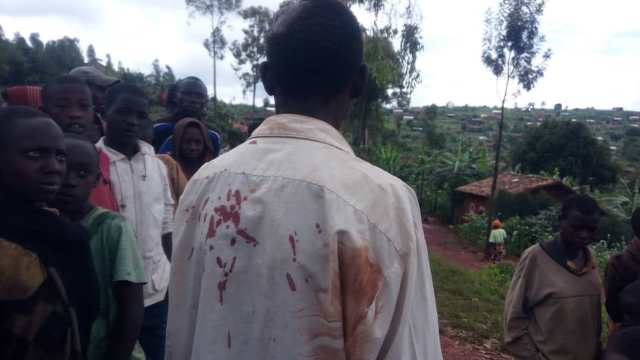 Ndekezi yakubiswe n'abaturage ashaka kubabuza kumunyurira mu myaka