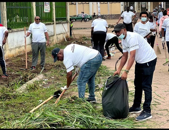 Abanyarwanda batuye mu mujyi wa Brazzaville bakoze umuganda wibanze ku isuku