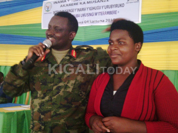 Brig. Gen Hodari yereka urubyiruko ukuntu umusatsi usanzwe (naturel) ari mwiza.