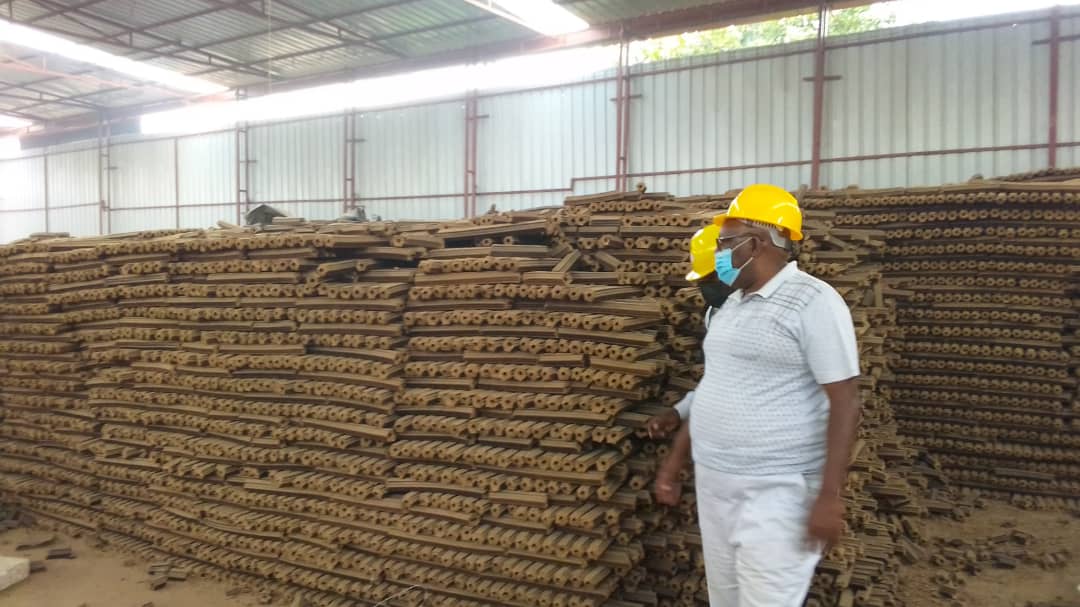 Mu mezi abiri urwo ruganda rumaze rukora ngo rumaze kugira ububiko bwa briquettes zipima toni 200