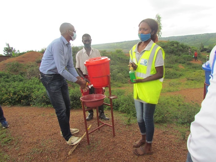 Umuganda wo gutera ibiti wakozwe hubahirizwa amabwiriza yo kwirinda COVID-19