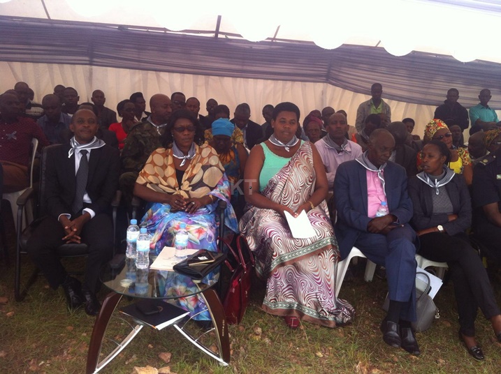 Umunyamabanga wa Leta muri MINALOC, Dr Mukabaramba Alvera, yifatanyije n'Abanyabugesera kwibuka.