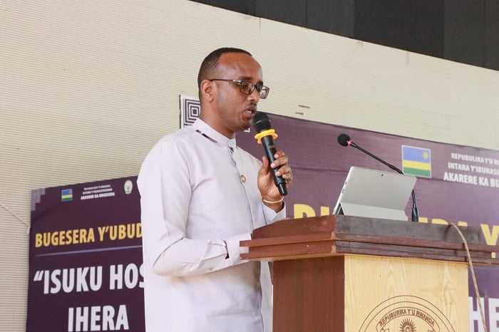 Umuyobozi w'Akarere ka Bugesera, Richard Mutabazi avuga ko amagare abakuru b'Imidugudu bahawe azarushaho kubafasha kugera aho batageraga