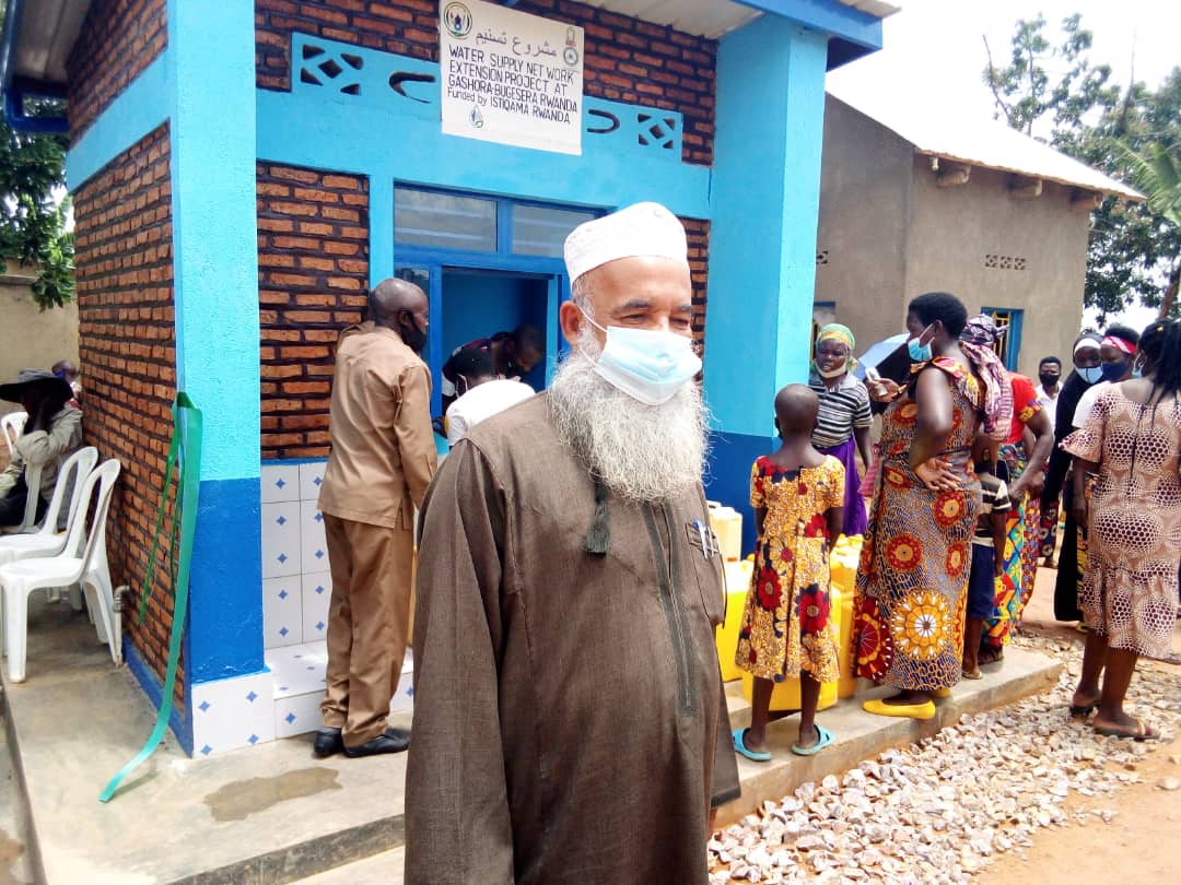 Said Bin Ahmed ALHATTALI uyobora umuryango Istiqama Rwanda watanze aya mazi yavuze ko bishimiye kugera kuri iki gikorwa