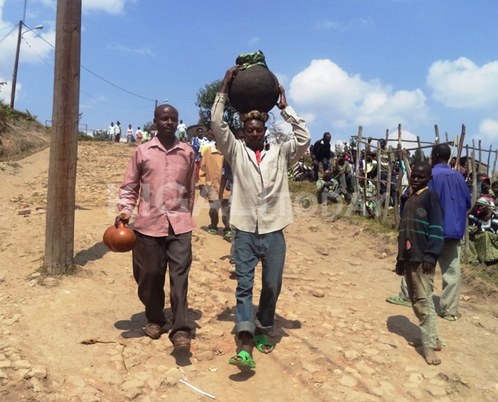 Buri wese yaangaga uko yifite kugira ngo asangire na bagenzi be.