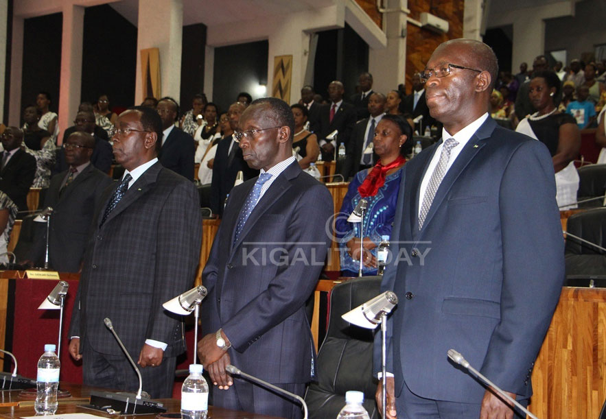 Minisitiri w'Intebe, Anastase Murekezi; Perezida w'Urukiko rw'Ikirenga, Sam Rugege na Perezida wa Sena, Bernard Makuza mu bitabiriye uyu muhango 