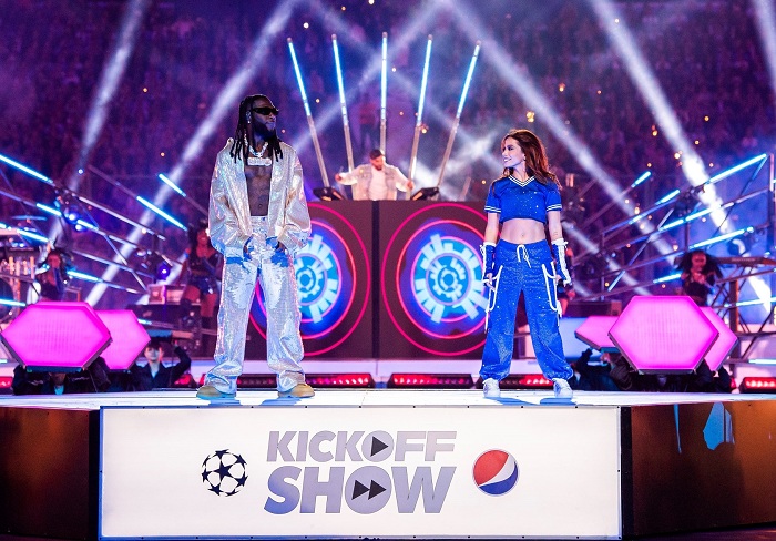 Burna Boy na Anitha nibo bataramiye abafana bitabiriye umukino wa nyuma wa Champions League