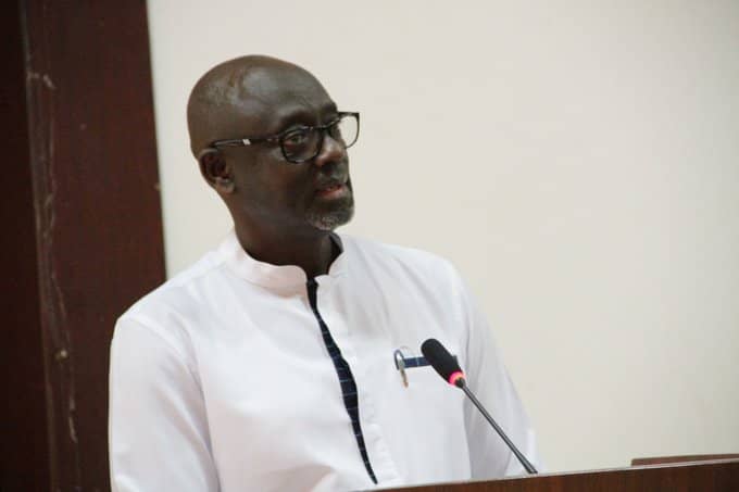 Minisitiri Johnston Busingye yavuze ko abazakorera hanze ya IECMS bazabihanirwa