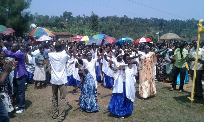 Byari ibirori bikomeye mu Murenge wa Kagano mu Karere ka Nyamasheke ubwo abadepite bari bagiye kuganira n'abaturage ku ivugururwa ry'Itegeko Nshinga.