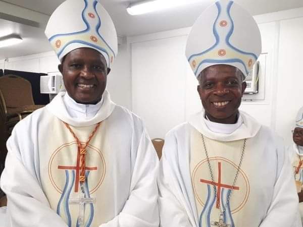 Cardinal Kambanda na Musenyeri Vincent Harolimana