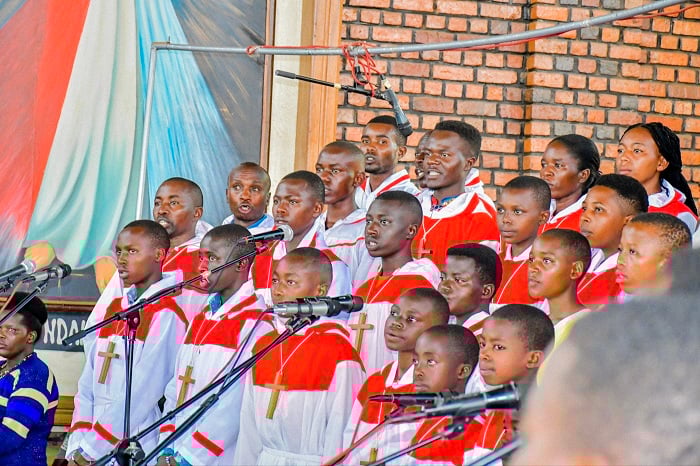 Abana nibo baririrmbye iyi misa