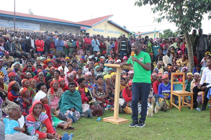 Meya Ramuli yibukije abaturage ko amafaranga bazahabwa ari abafasha gushyira mu bikorwa imishinga ibateza imbere