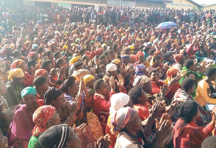 Abaturage bishimiye iyo nkunga