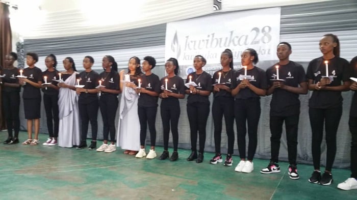 Abanyeshuri ba UR-CAVM bacanye urumuri rw'icyizere nk'ikimenyetso cy'uko ibyiza u Rwanda rugezeho ubu bitazongera guhungabana