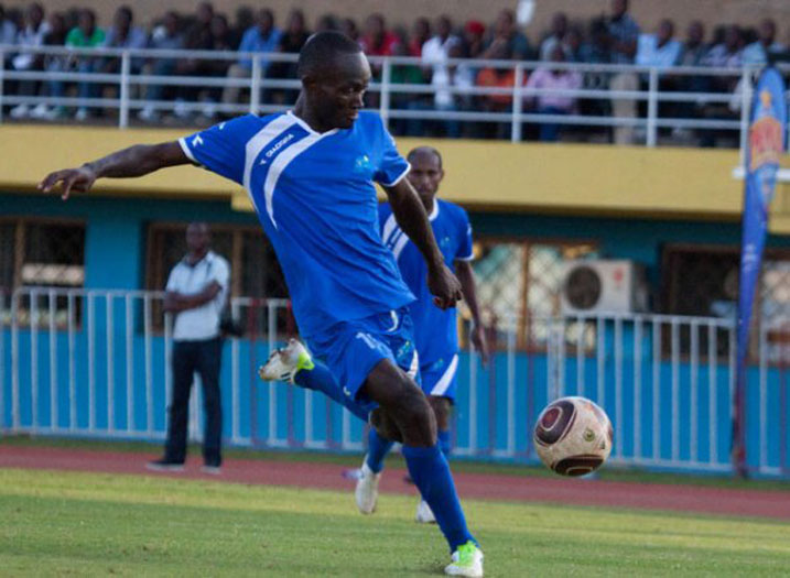 Amiss Cedrick ashobora gutangira gukinira Rayon Sports mu kwa mbere