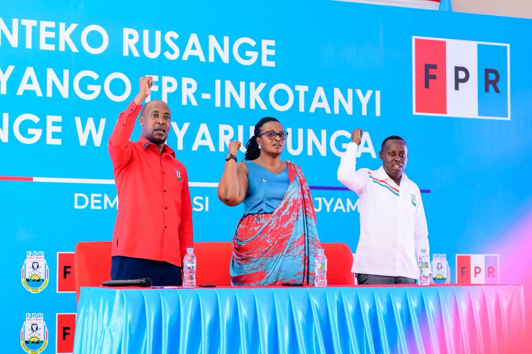 Chair Person Monique n'abo bafatanyije biyemeje kuzakora bahereye mu Mudugudu