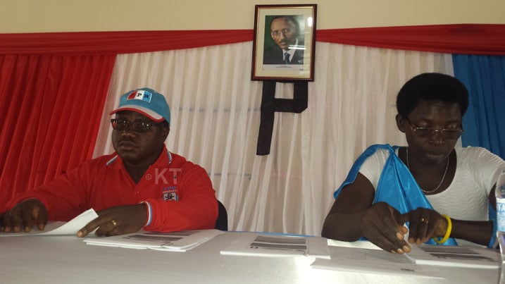 Chairman Habitegeko yanenze abanyamuryango bavanga gahunda za leta.